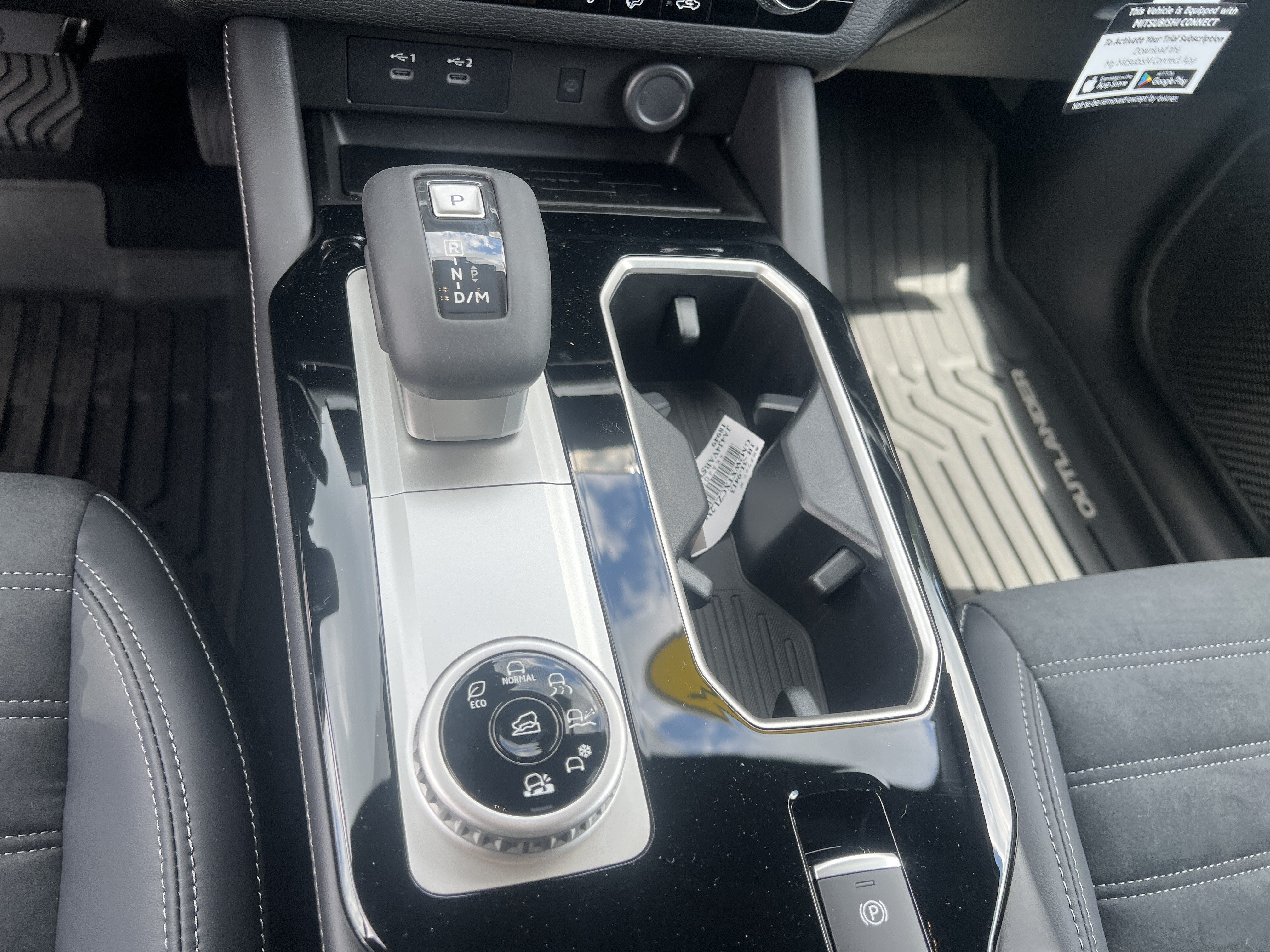 2026 Mitsubishi Outlander LE