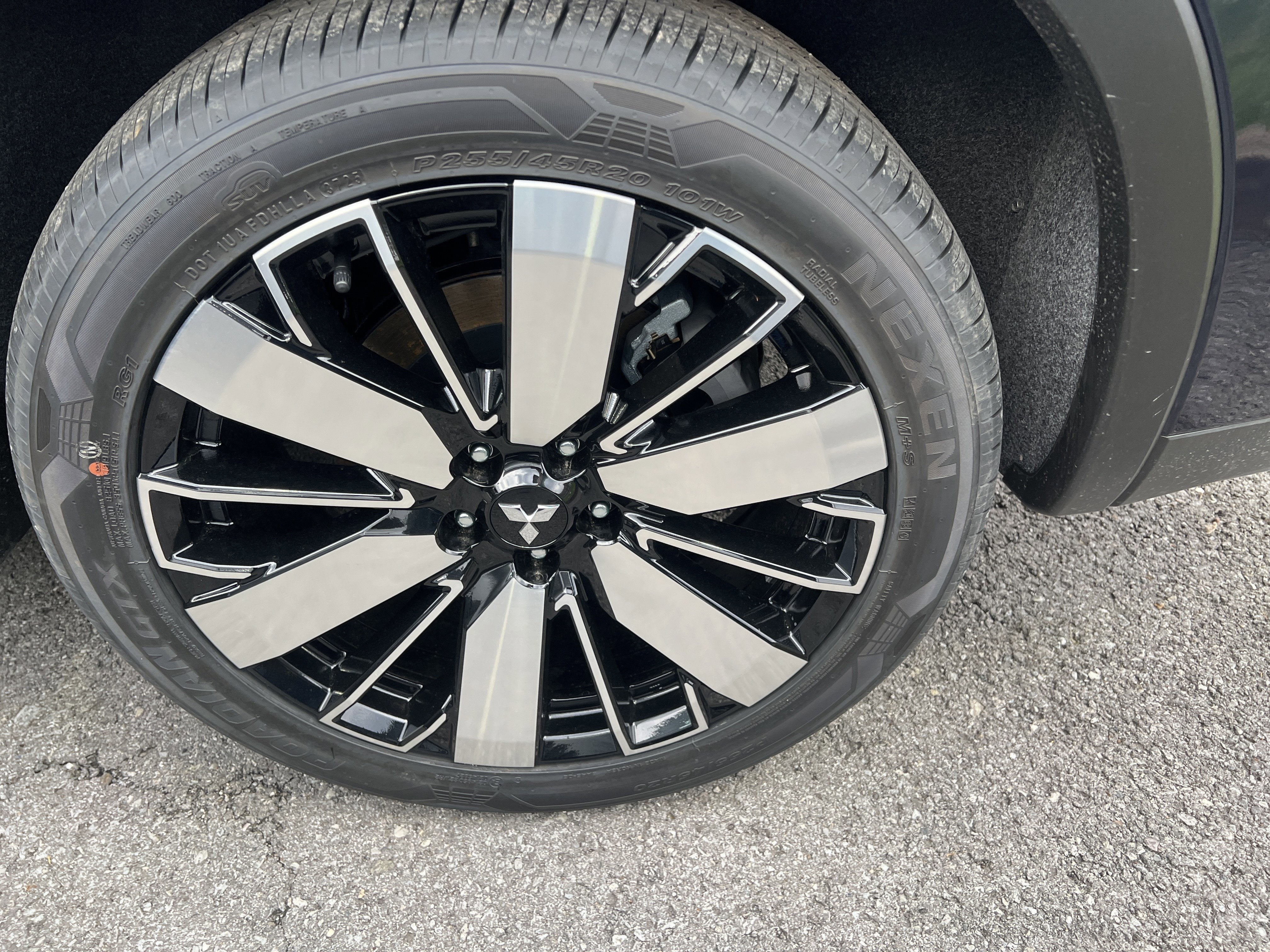 2026 Mitsubishi Outlander SE