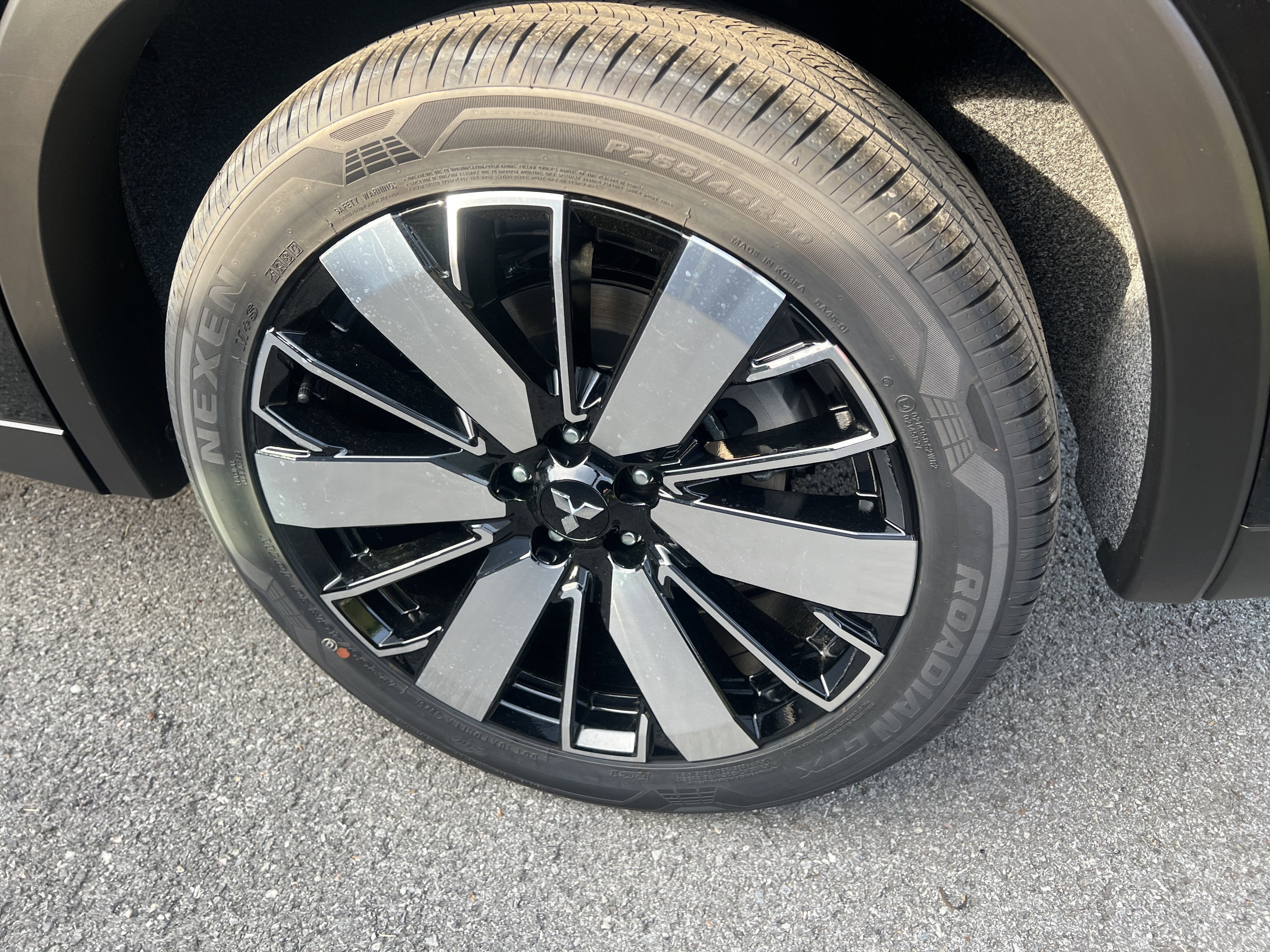 2026 Mitsubishi Outlander SE