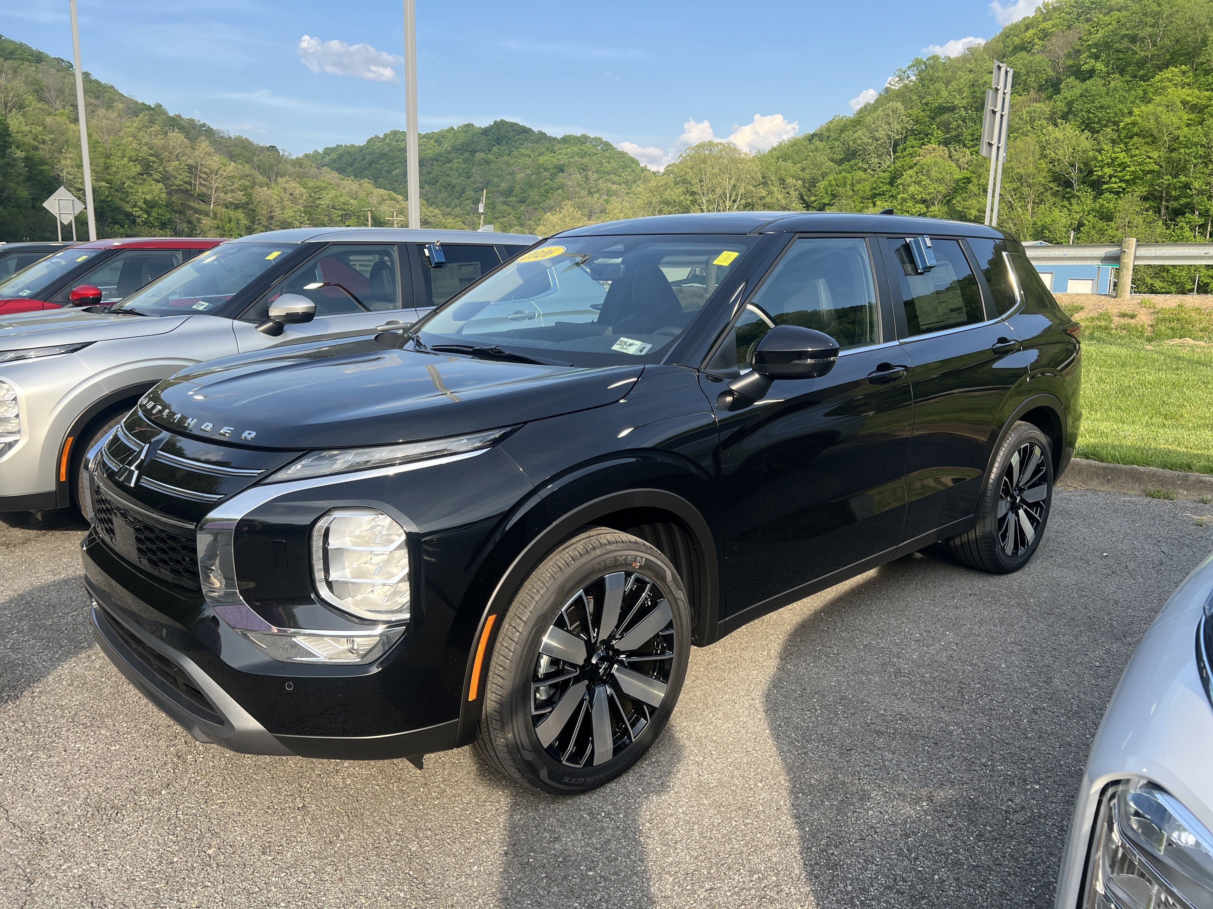 2026 Mitsubishi Outlander SE