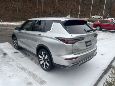 2026 Mitsubishi Outlander SE
