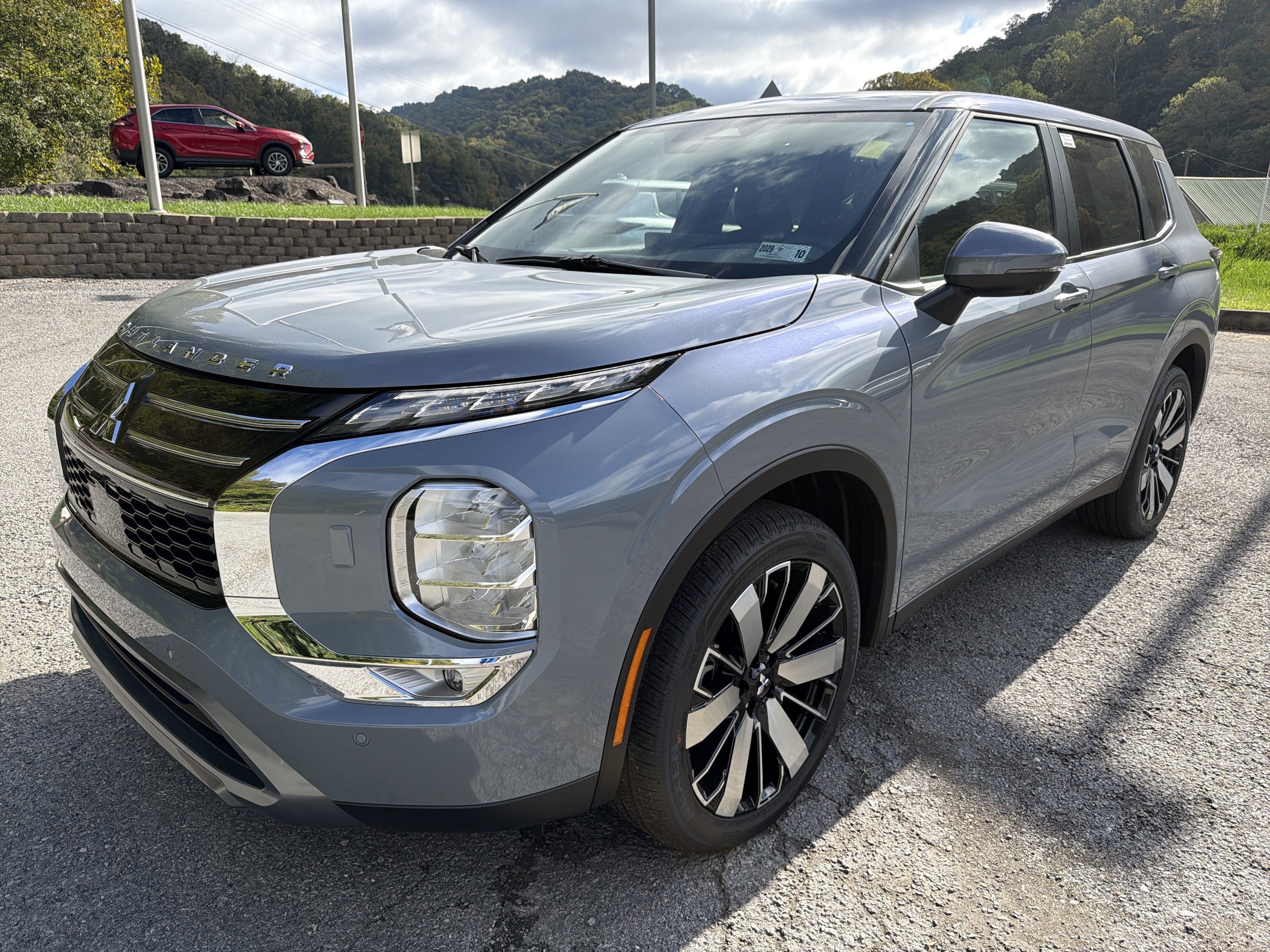 2026 Mitsubishi Outlander SE