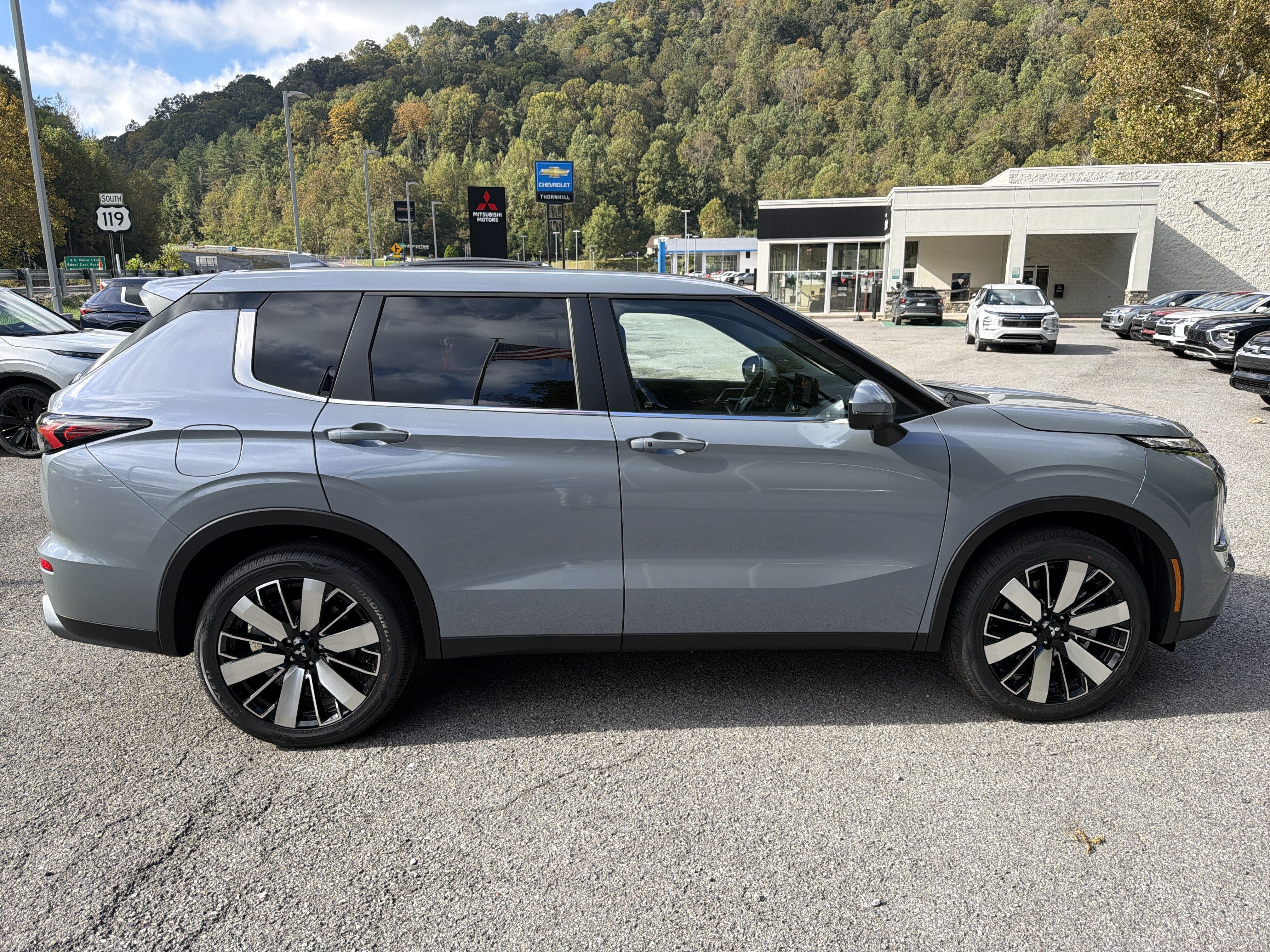 2026 Mitsubishi Outlander SE