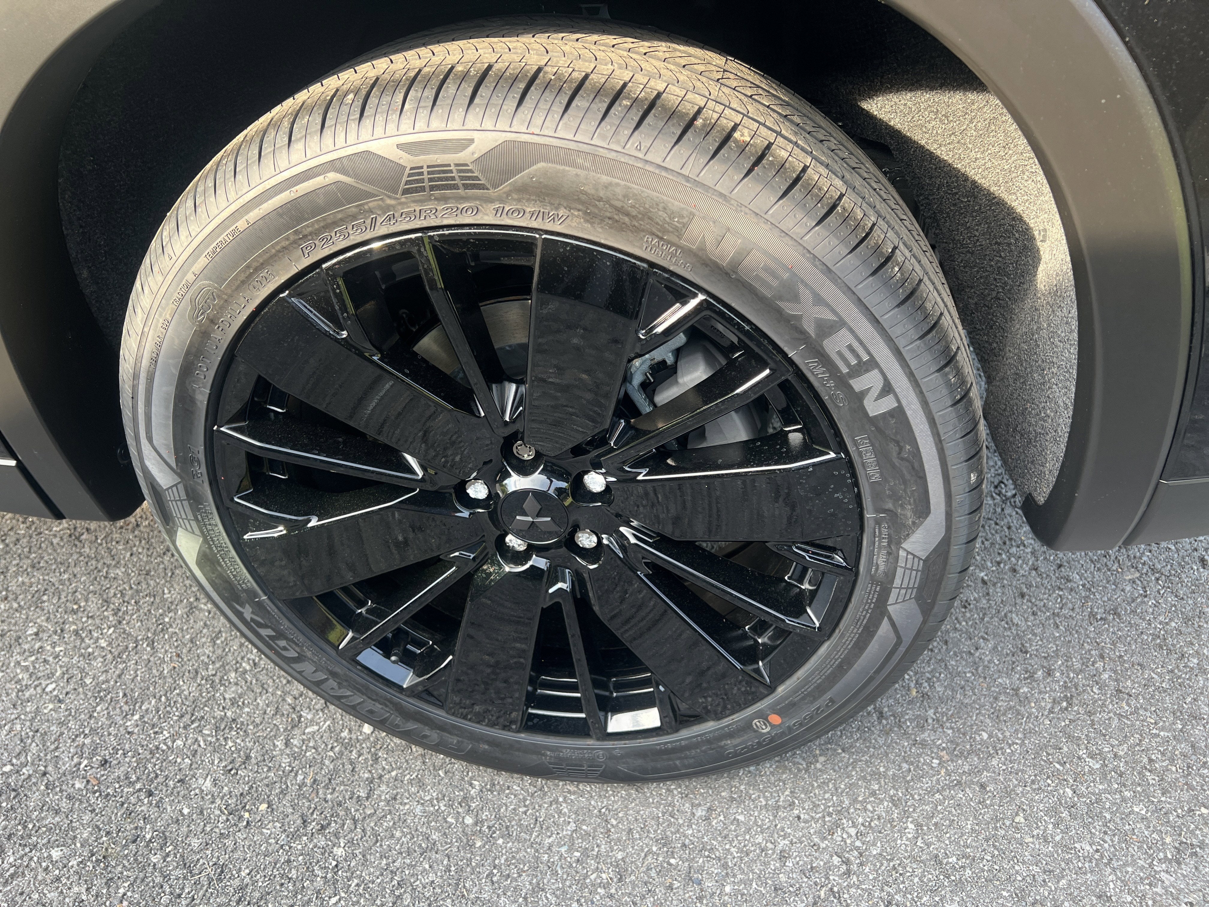 2026 Mitsubishi Outlander LE