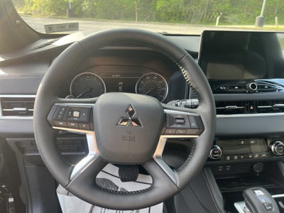 2026 Mitsubishi Outlander LE